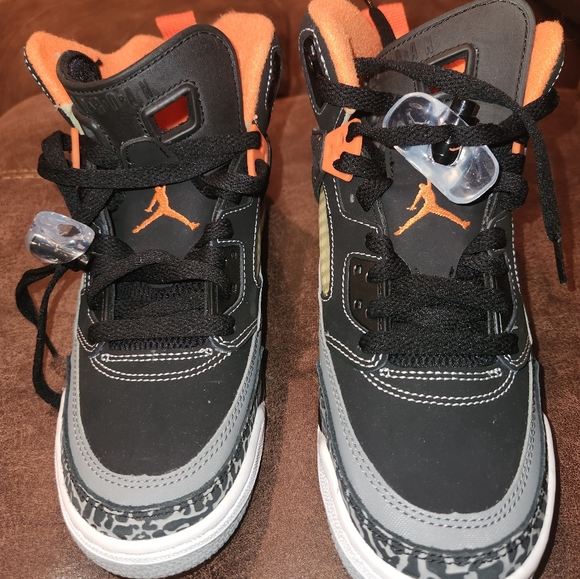 Nike Air Jordan size 5.5 youth NEW - Picture 2 of 4